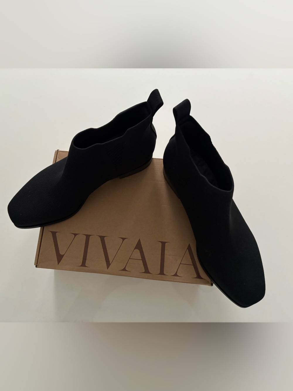 VIVAIA Ryan Slip-on Chelsea Boots